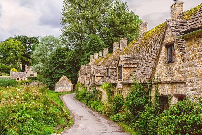 Small Group Cotswolds Villages, Stratford and Oxford Day Tour from London - Oxford’s university buildings and walk
