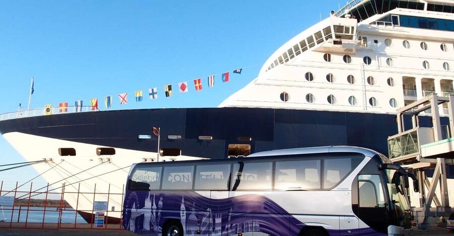 Southampton: Cruise Transfer to London via Stonehenge - Leaving Southampton with your bags in tow