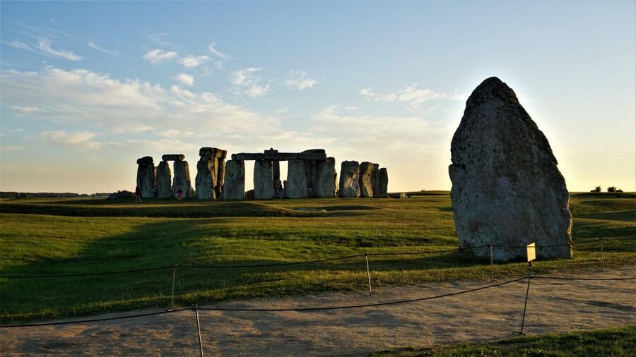 Southampton: Cruise Transfer to London via Stonehenge - Who should book this transfer?
