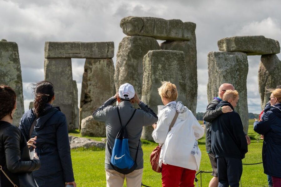 Southampton: Cruise Transfer to London via Stonehenge - The ride across southern England