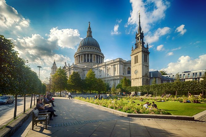 St Paul's Cathedral Admission Ticket - Look beyond the dome and into the memorials