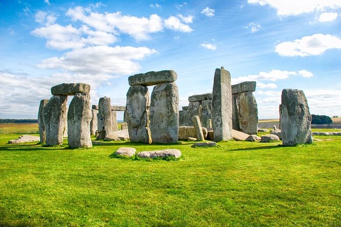 Stonehenge and Bath Guided Day Tour from London - Stonehenge: take time to look beyond the stones