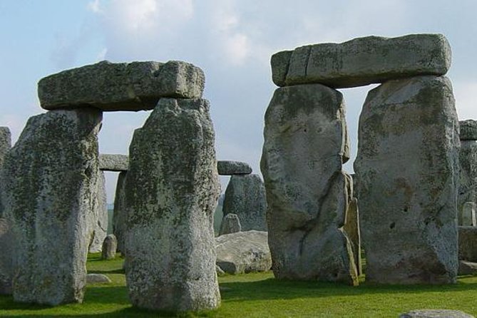 Stonehenge Shuttle Bus from London with Optional Fish & Chips - The return drive and optional pub meal