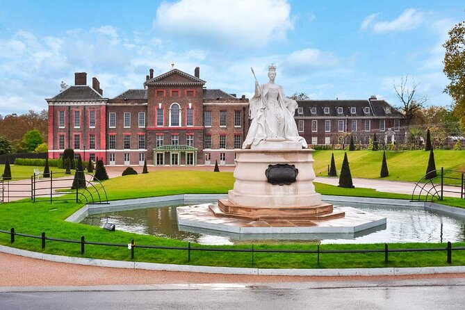 The Kensington Palace Gardens Royal High Tea - At a glance