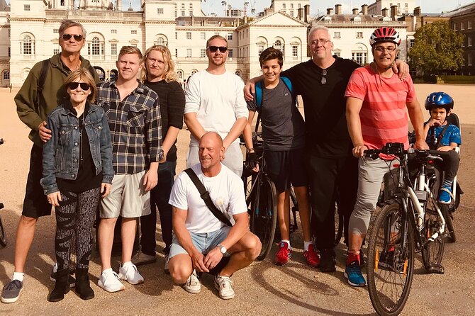 The London Landmarks. 3.5 hour Morning tour - A glimpse of the London Eye and the river