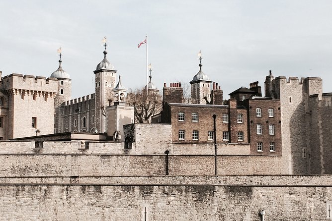 The Tower of London - Small Group Tour with a Local Expert - Starting at the Tower Hill welcome point