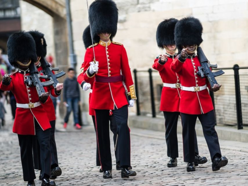 Tower of London: Early Access with Crown Jewels & Beefeaters - From Tower Hill to the gates