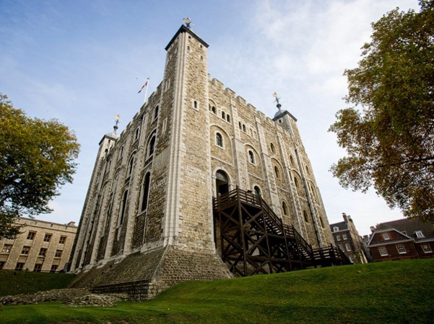 Tower of London: Early Access with Crown Jewels & Beefeaters - Who will enjoy this morning most