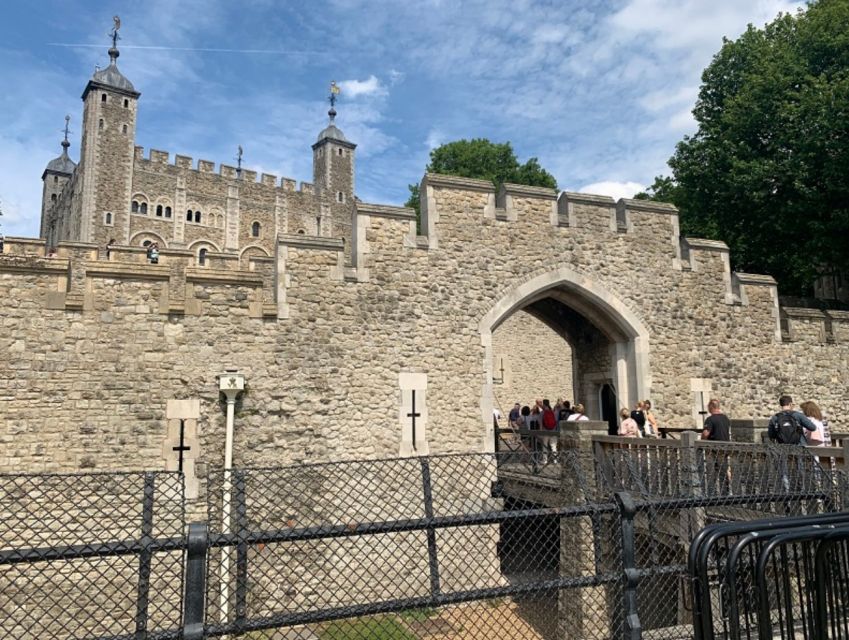 Tower of London: Early Access with Crown Jewels & Beefeaters - Practical points before you book