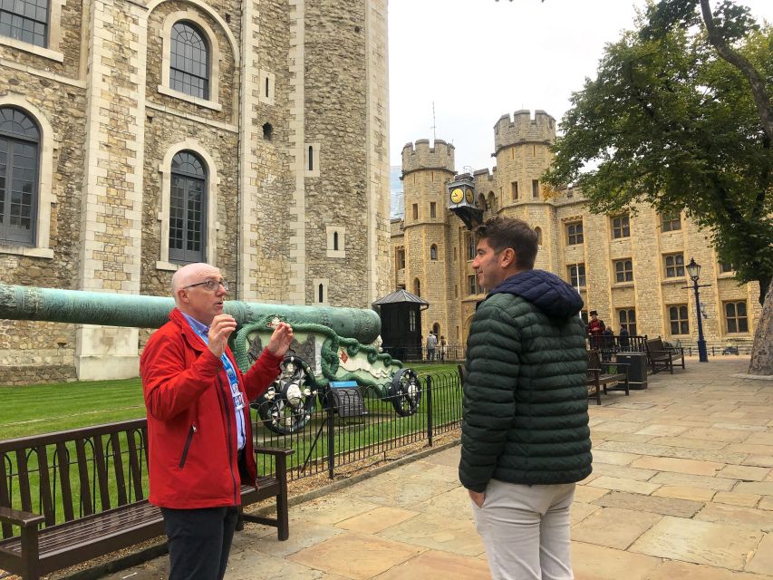 Tower of London: Early Access with Crown Jewels & Beefeaters - The Beefeaters and the opening ceremony
