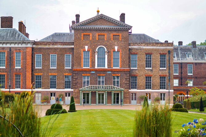VIP Kensington Palace Gardens Tour & Royal Tea Crown Experience - Kensington Gardens and the Sunken Garden