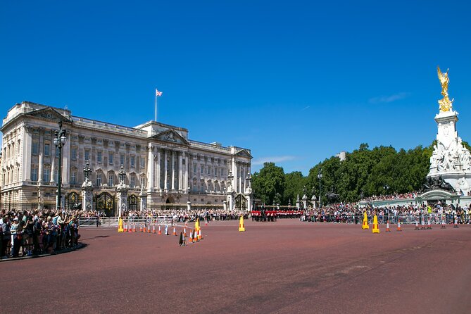 Walking Tour of London Westminster Abbey, Big Ben, Buckingham - Plan for two miles, changing weather and a firm start