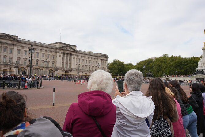 Westminster Abbey, Big Ben, Buckingham Guided Tour of London - Inside the Abbey, stories give the stones meaning