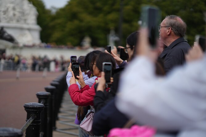 Westminster Abbey, Big Ben, Buckingham Guided Tour of London - Jermyn Street turns the walk toward London style
