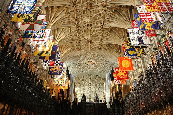 Windsor Castle, Stonehenge and Oxford Day Guided Tour from London - Oxford: a short walk through university streets